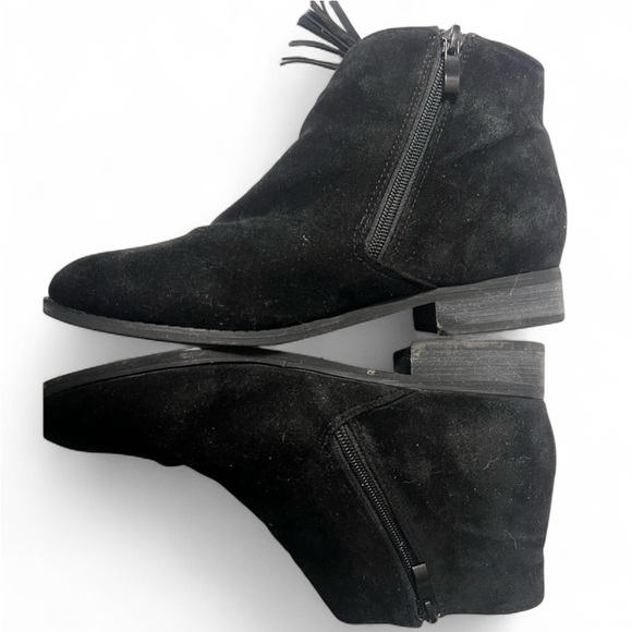 Journee Collection Trista Black Faux Suede Booties w/ Gold Zippers Tassels Sz 10 - Picture 2 of 4